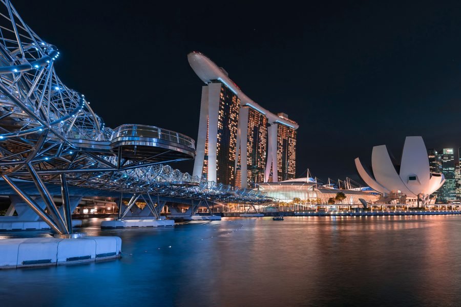 Embark on an unforgettable tour of Singapore’s vibrant cityscape and diverse cultural treasures